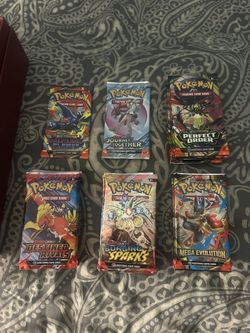 New 29 pack Pokemon Lot 