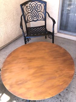 Cavecreek 101- 2 chairs and coffee table. See pictures and descriptions  for size before reaching out