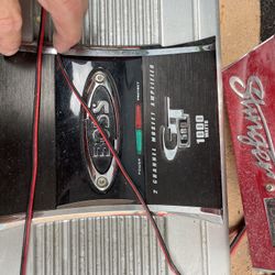 Boss App 1,000 Watts , Punch 301 Amp 900 Watts , Xtreme Amp 600 Watts And Stinger SPDH10 Hybrid 10 Farad Capacitor Red Anodized Aluminum With Monitor 