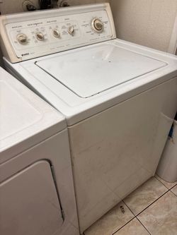 Set of washer and dryer