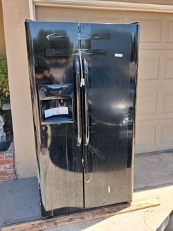 Fridge,like new. Everything works.