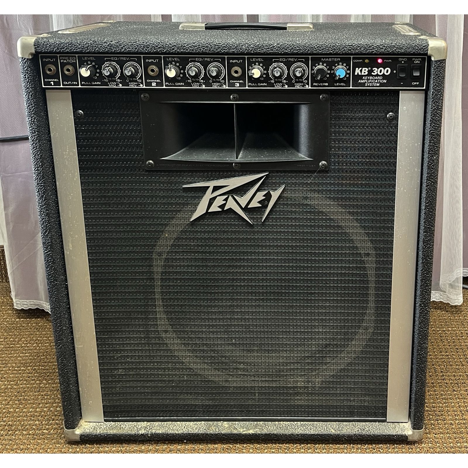 Peavey KB 300 keyboard amplifier