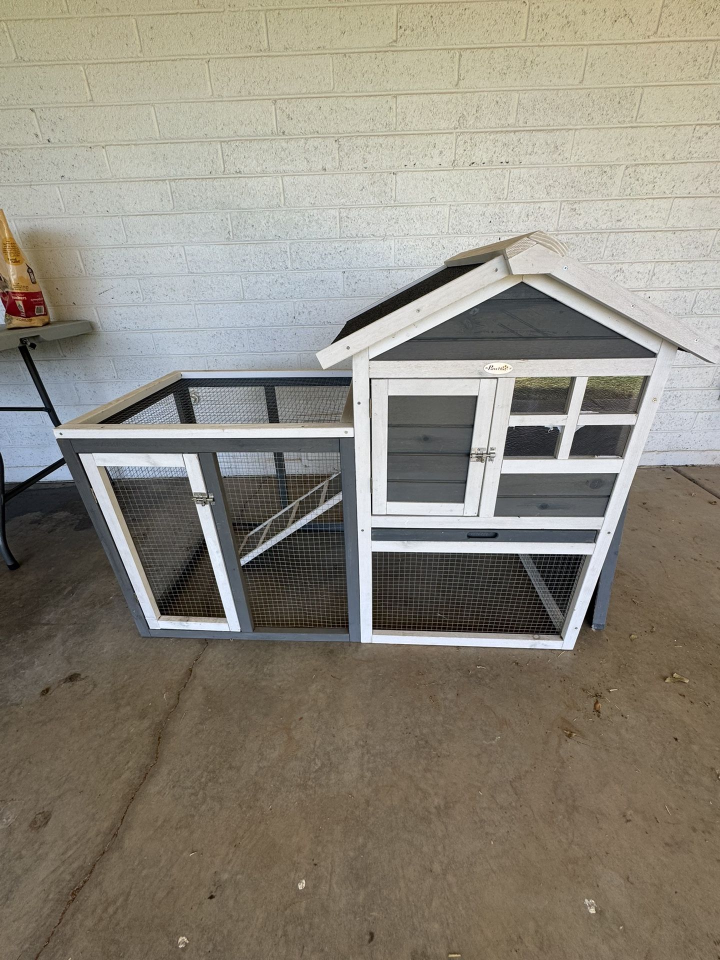 Animal Hut - Cage - Pen - Shelter