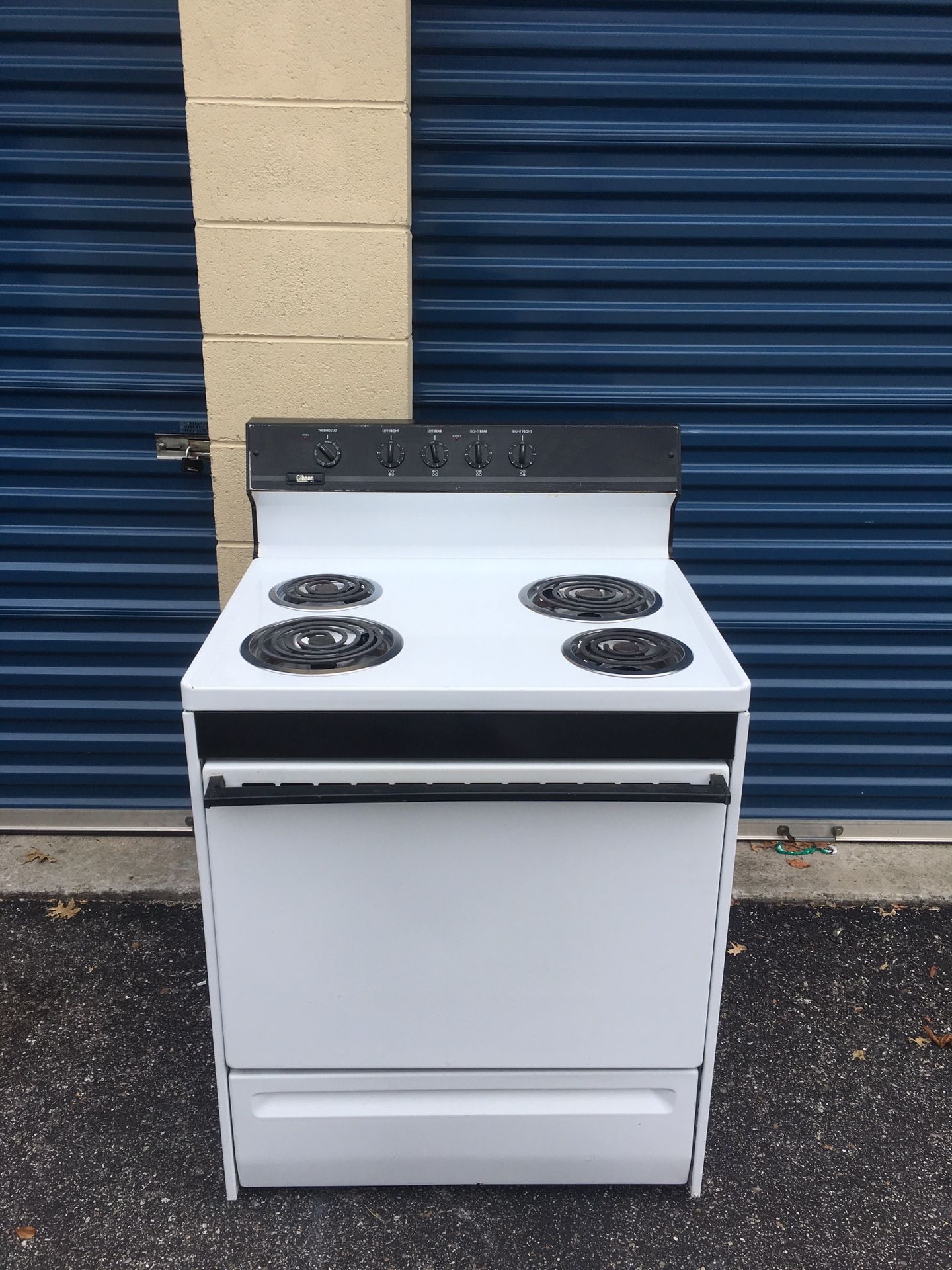 Nice clean 30” white stove.$95 Delivered/Installed. $65 picked up.4 Month Warranty!