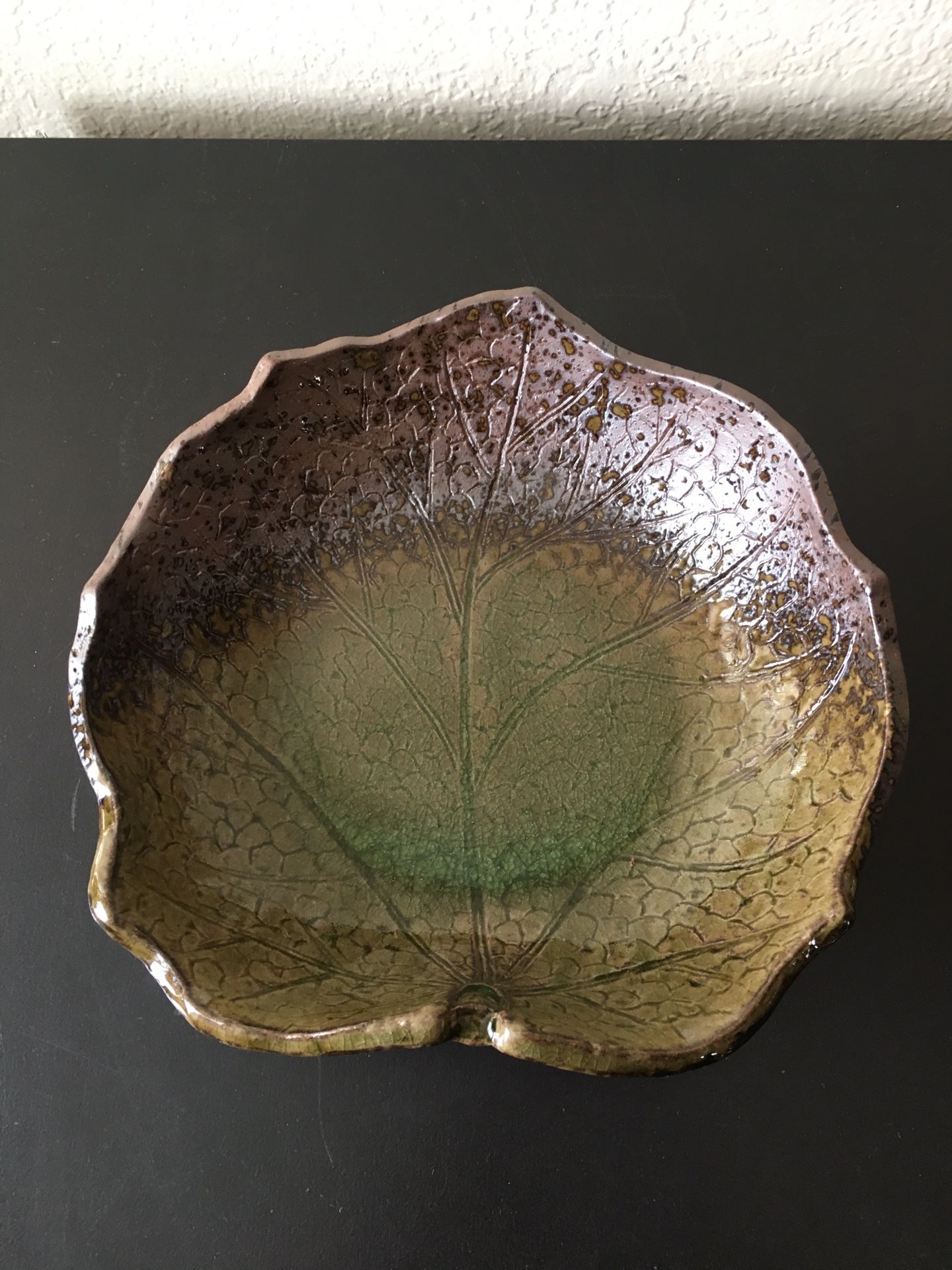 Leaf shape Dish