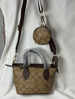 Crossbody purse