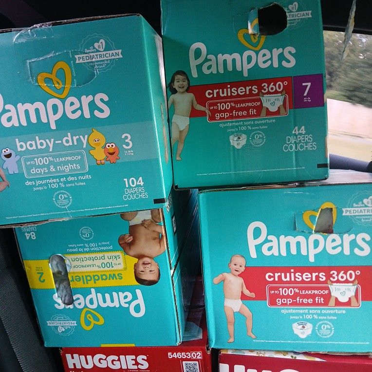 PAMPERS & HUGGIES