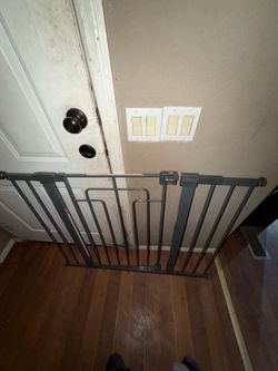 Safety 1st baby gate