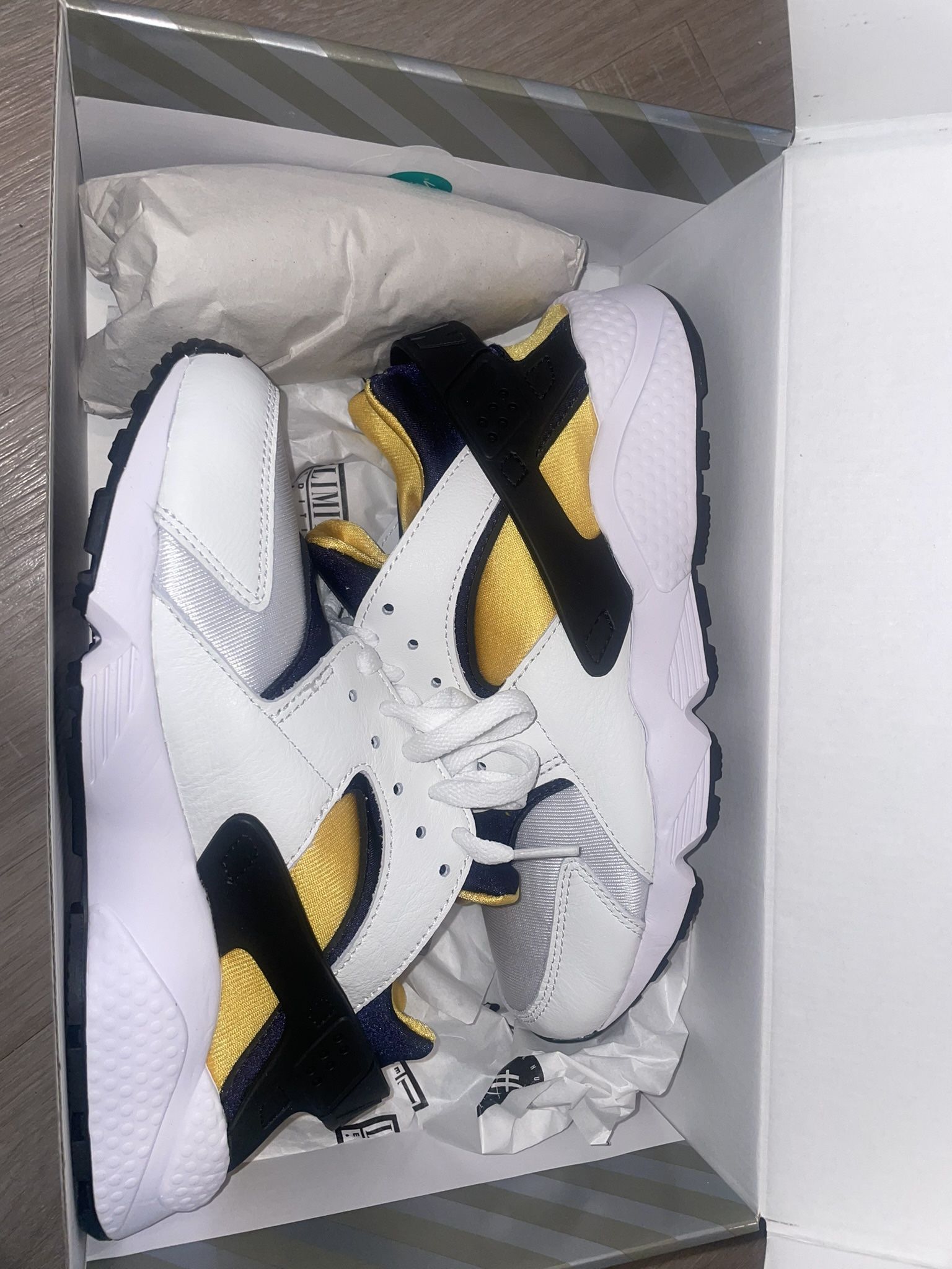 Nike Huarache ‘Michigan’