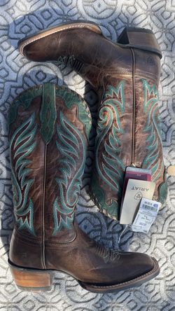 ARIAT BOOTS SIZE 8.5W/6M