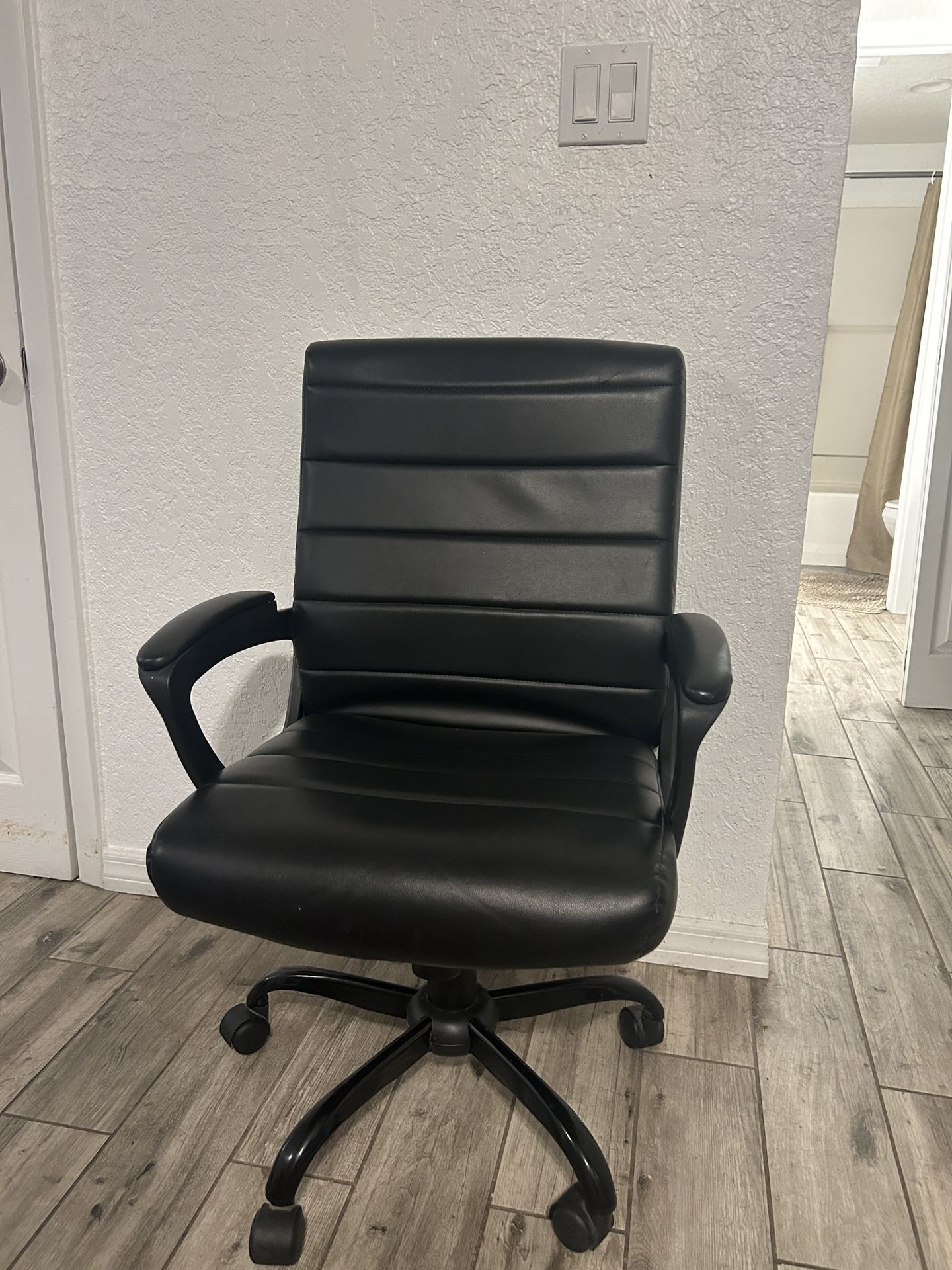 Studio Swivel Chair