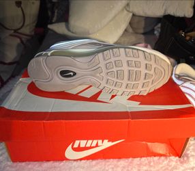 Nike shoes  size 9 women