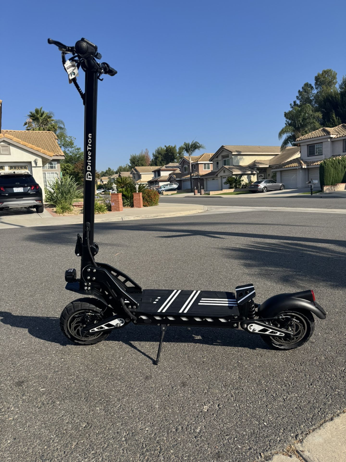 Dual-motor high-speed electric scooter