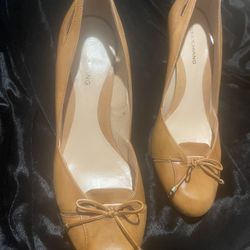 Arturo Chiang Size 7.5M Tan Leather Pumps