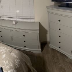 Two Queen Bedroom Sets 