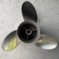 Quicksilver mirage 25p boat propeller