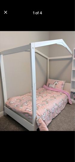 KIDS BED Delta Children Poppy House Wood Twin Bed, Platform Bed with Mattress