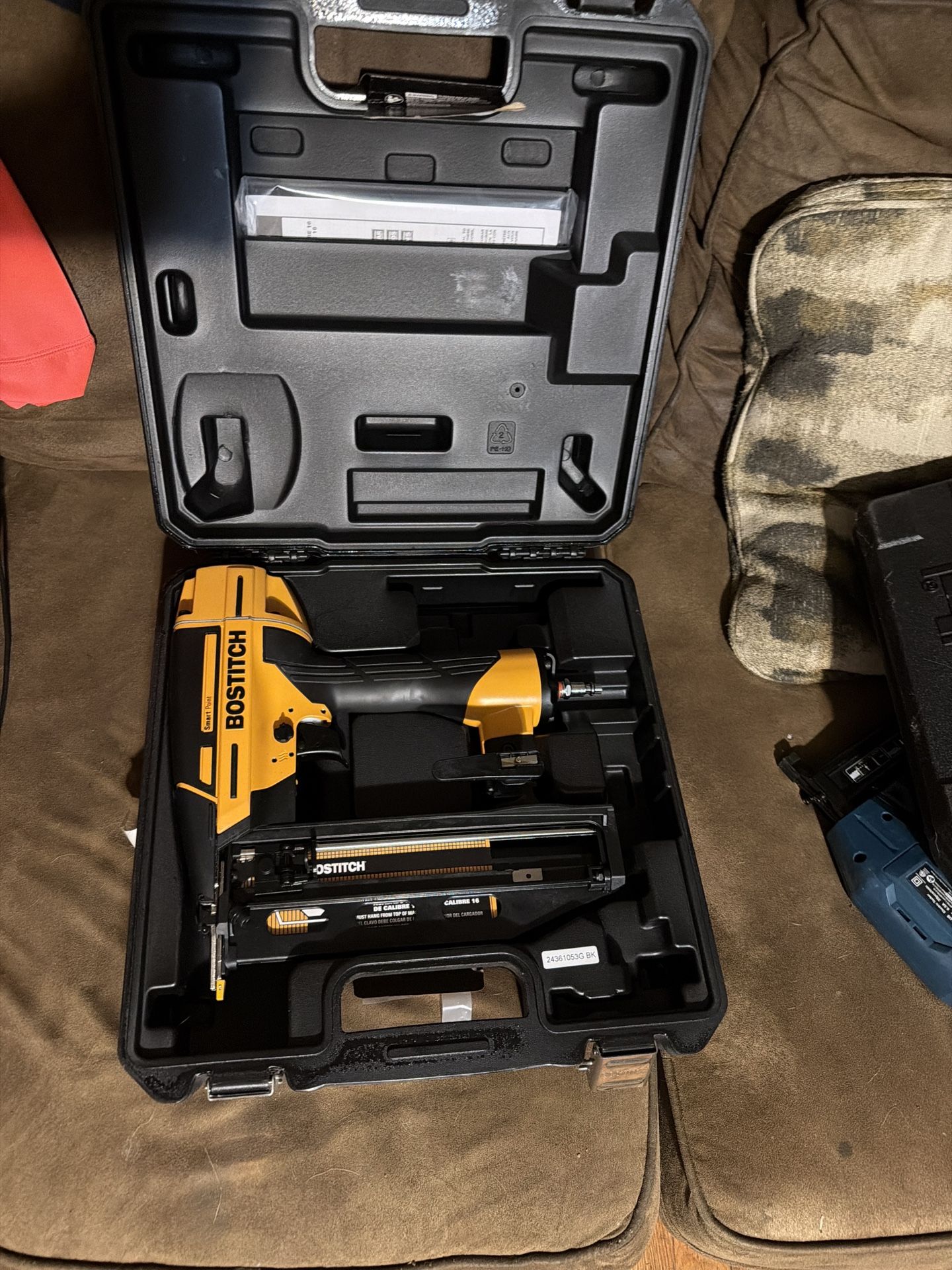 DEWALT DWFP2350K 23-Gauge Pin Nailer Kit