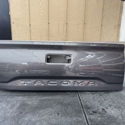2016 2017 2018 2019 2020 2021 2022 2023 TOYOTA TACOMA TAILGATE OEM USED 