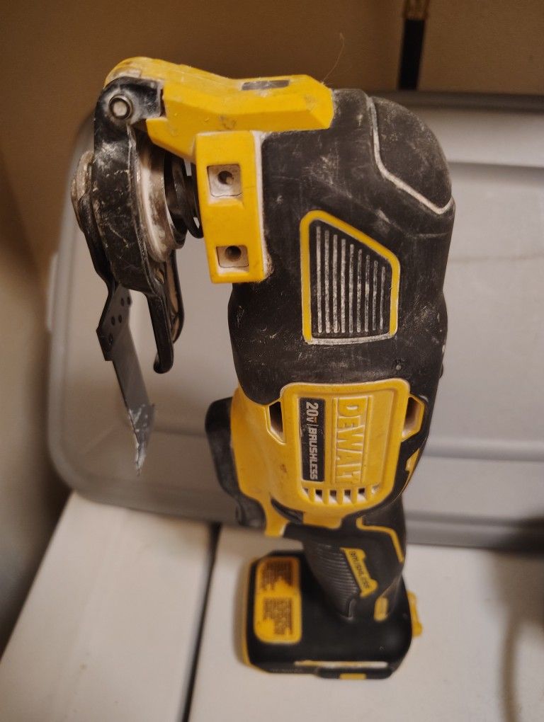 DeWalt Atomic Multi Tool Tool Only Used But Works Good
