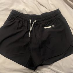 Vuori Shorts Size Small 