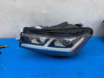 2020 2021 2022 2023 Volkswagen  Atlas LH Passenger Headlight ASSEMBLY OEM  DEFECTIVE LED