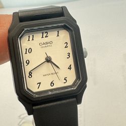 Casio Small size Watch for Ladies or for Teen  New Battery Inside  20mm Diameter  7 inches Long  Lightweight  thin small 