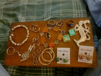 WOMEN'S JEWELRY