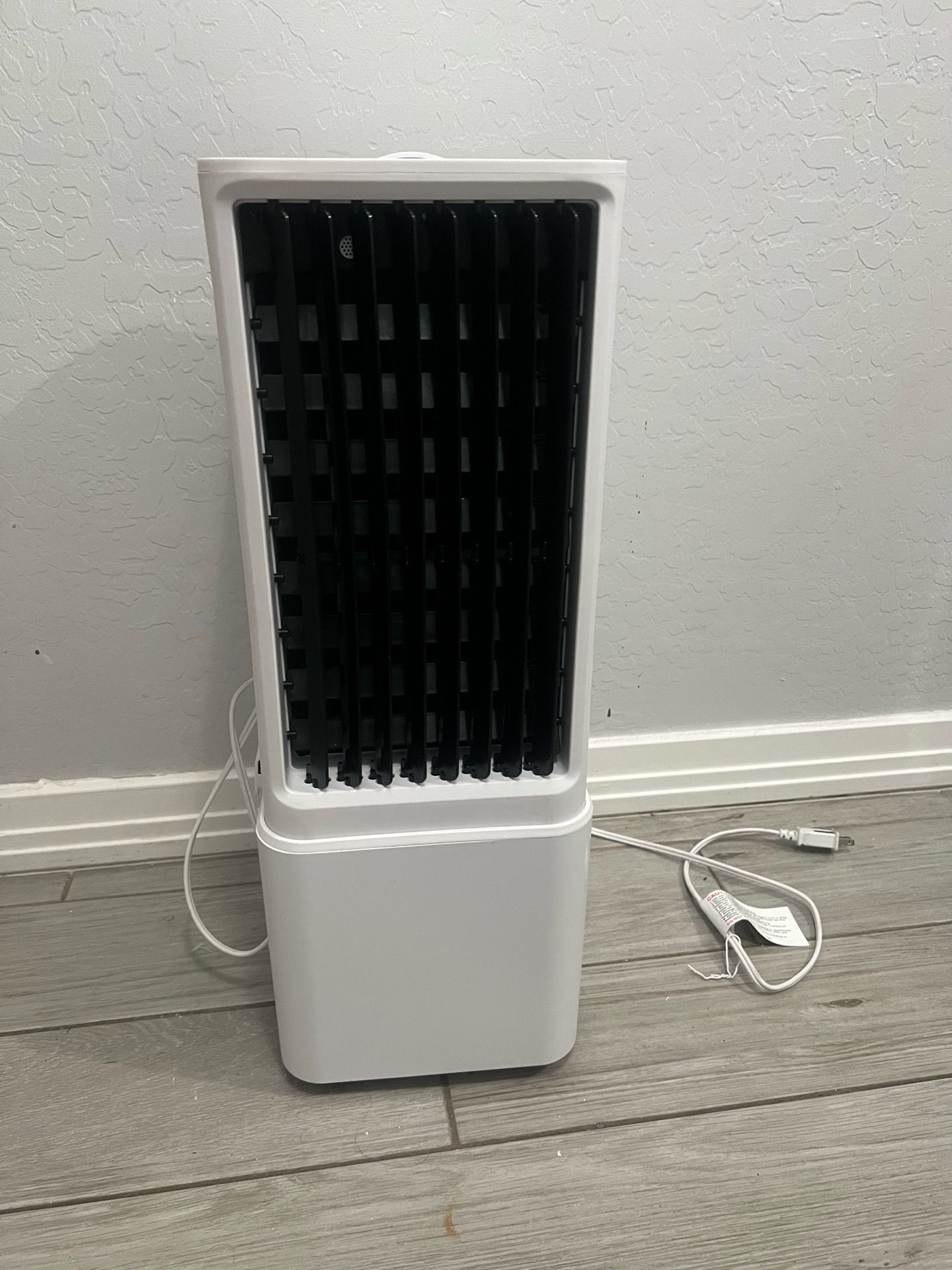 COOLECH MODEL JDAC69R EVAPORATIVE AIR COOLER - WHITE