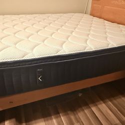 Dreamcloud Premier Hybrid King Mattress 