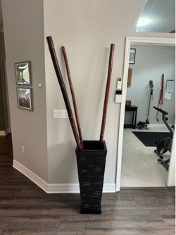 Tall Modern Ribbed Floor Vase with Large Decorative Bamboo Poles