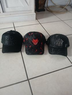 3 gorras