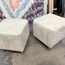 2 Square Puff Seats 