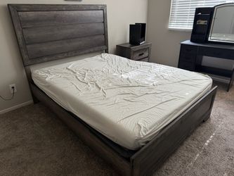Queen Bedroom Set – Bed Frame, Box Spring, Nightstand & 6-Drawer Dresser
