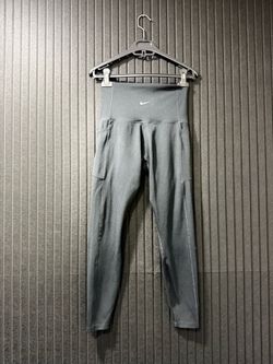 Nike leggings  maternity fit size Small 40$ obo