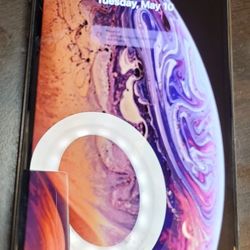 The Apple Iphone XS Unlocked And Comes With Case!!