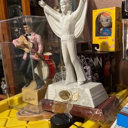 Elvis Collectable Cantor Sealed With The Liquor I Have Original Box 