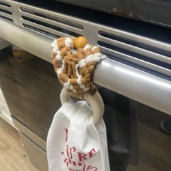 Decorating Towel Holder 