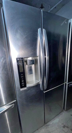 LG Side by Side Refrigerator with IceMaker