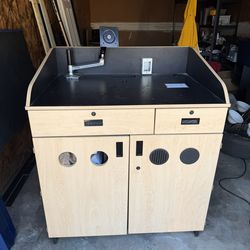multimedia podium or instructor workstation