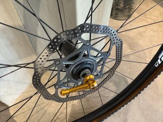 Roval Rapide CL 40 Disc tubular wheelset.