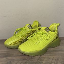 Women’s Size 9 Steve Madden Womens Maxima - Neon Green