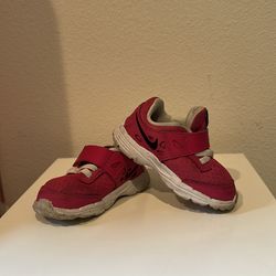 Baby girl Nike shoes size 5c