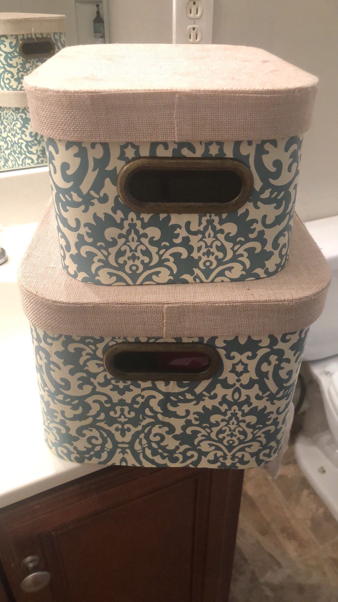 2 Storage Containers