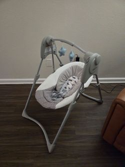 Graco Slim Spaces Compact Infant/Baby Swing