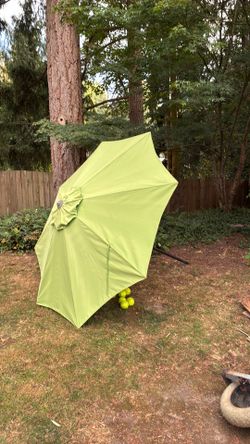 8’ Lime Green Patio Umbrella
