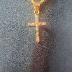 10K Gold Cross Pendant With Diamond 