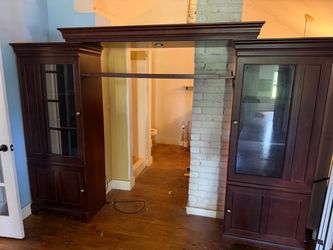 Entertainment center