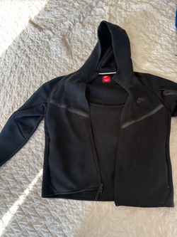 Black Nike tech