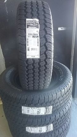 Goodyear wrangler 265/70/16